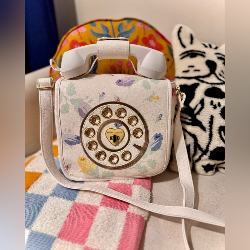 Betsey Johnson phone purse